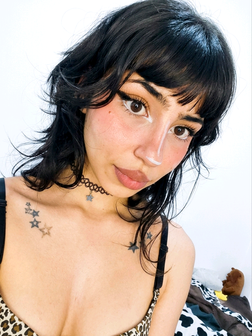 Lizz, 26 — adult woman from Colombia