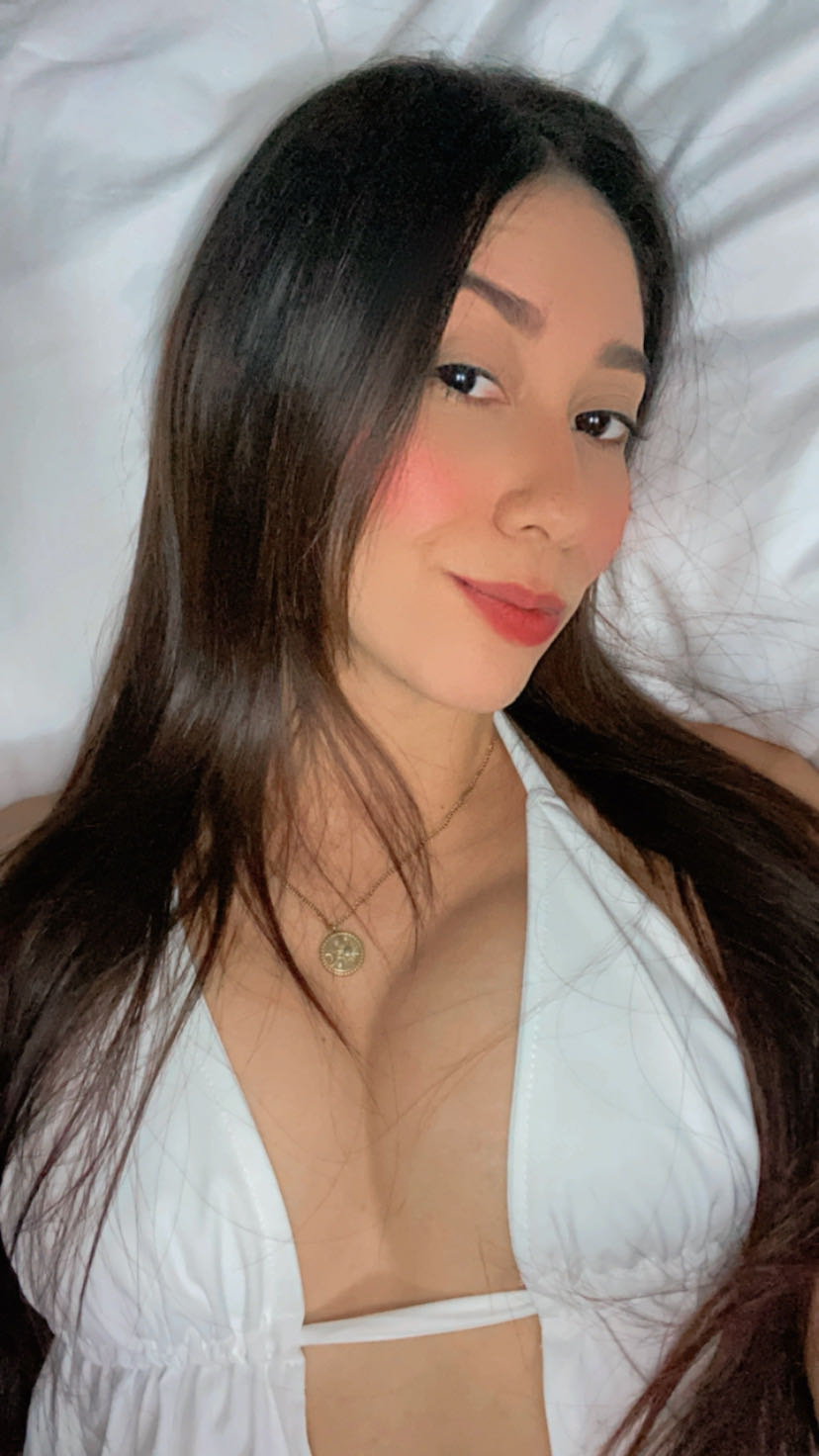 Pamela, 25 — adult woman from Venezuela